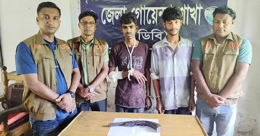 মাদরাসা থেকে বন্দুকসহ দুই যুবক গ্রেফতার