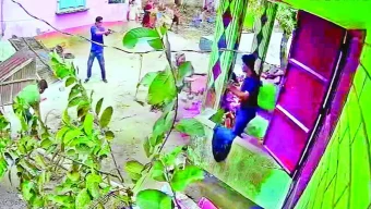 নির্মম হত্যাকাণ্ডে চরম ক্ষোভ ও আতঙ্ক  পেশাদার সন্ত্রাসীরা নিয়ন্ত্রণহীন