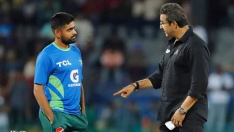 তুই কি ছোলা বিক্রি করতে এসেছিস’ বাবর আজমকে ধুয়ে দিলেন ওয়াসিম আকরাম