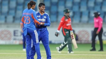 চার ক্যাচের খেসারত, ভারতের কাছে হেরে ফাইনালের স্বপ্নভঙ্গ বাংলাদেশের