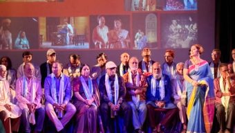 নোলকজানের পালা’ পরিবেশিত, ৪০ নাট্যকর্মী পেলেন অরিন্দম উত্তরীয়