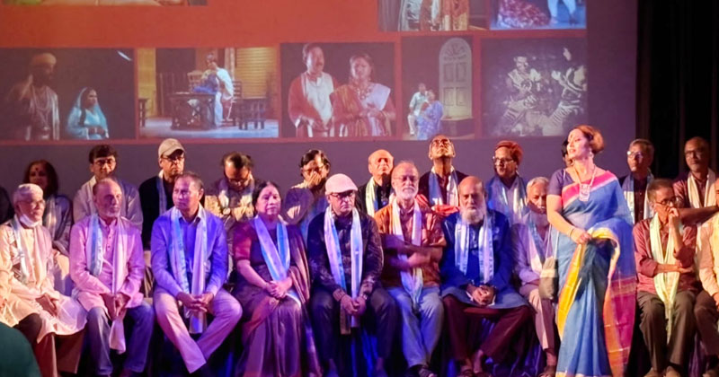 নোলকজানের পালা’ পরিবেশিত, ৪০ নাট্যকর্মী পেলেন অরিন্দম উত্তরীয়