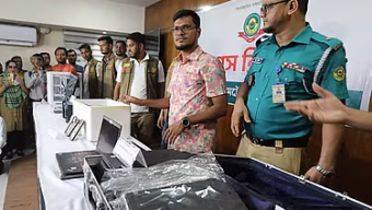 ৬৩ বিদেশি নাগরিকের পাসপোর্ট রাখতেন, সেই মহসিন পুলিশের হাতে গ্রেপ্তার